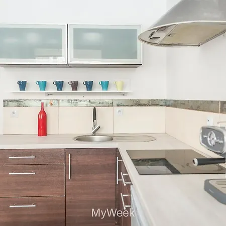 Wysokie Himalaje, Myweek *