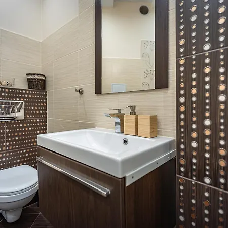 Wysokie Himalaje, Myweek *