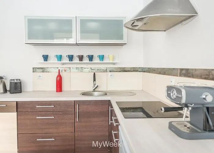 Wysokie Himalaje, Myweek *