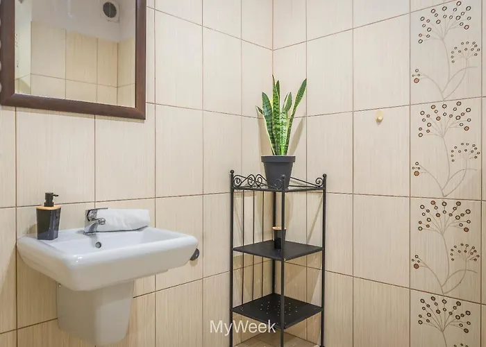 Wysokie Himalaje, Myweek Διαμέρισμα